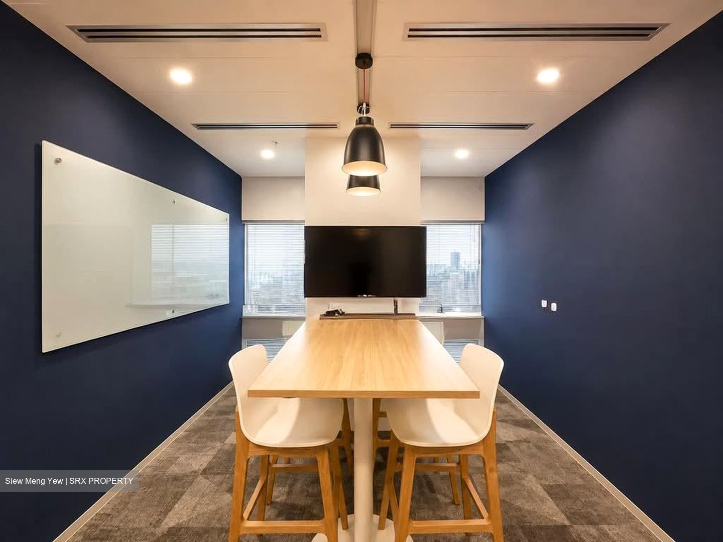 Gateway West (D7), Office #600645121